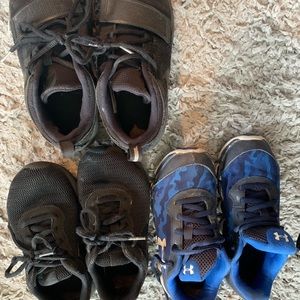 Lots of 3 pairs of boys sneakers size 1